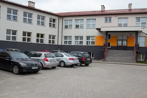 Dentobus w Bogorii: darmowe leczenie zębów dla dzieci i młodzieży