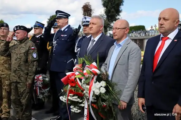 Staszów oddał hołd bohaterom w 87. rocznicę wybuchu II wojny światowej