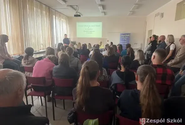 Bezpieczni po zmroku – spotkanie z policjantem w szkole