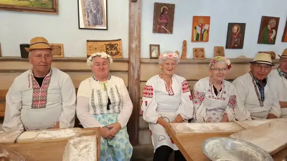 Bieszczadzka wyprawa: od drezyn po proziaki w Ustrzykach Dolnych