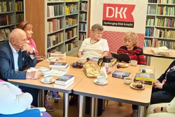 Dyskusyjny Klub Książki w Staszowie: spotkanie pełne literackich emocji