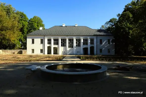 Rewitalizacja zabytkowego parku w Wiśniowej nabiera tempa