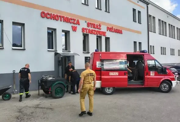 Strażacy z OSP Staszów ugotowali zalewajkę dla uczestników Diecezjalnego Harcerskiego Startu