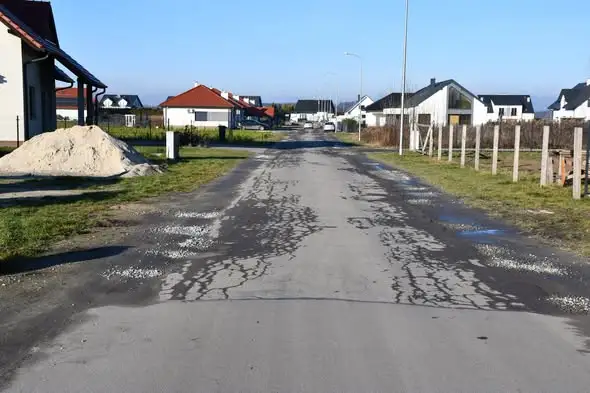 Dąbrowa: nowa droga za ponad pół miliona złotych. Umowa podpisana