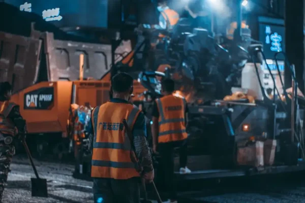 Staszów: Policja apeluje o noszenie odblasków. Jesień to czas wzmożonego ryzyka