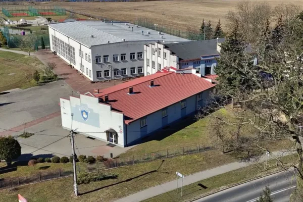Szkoła Podstawowa w Osieku: wejście na teren placówki tylko po wcześniejszym umówieniu