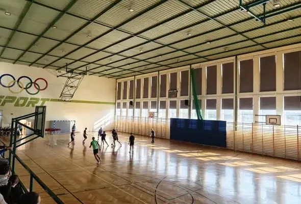 Dzień Chłopaka na sportowo – szkolne turnieje piłki nożnej i ręcznej