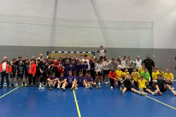 Sportowy weekend w Oleśnicy: juniorzy i seniorzy na parkiecie Hali Atol