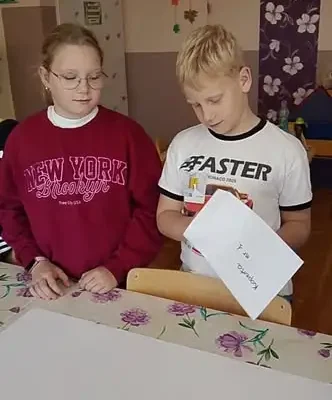 Noc Bibliotek w Przyborowicach – dzieci sprawdziły, czy biblioteka się sprawdza