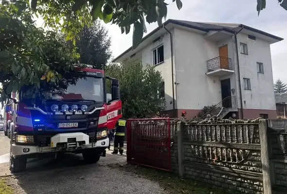 Pożar sadzy w kominie w Osieku – szybka akcja strażaków zapobiegła tragedii