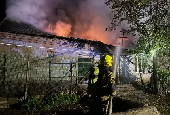 Pożar domu w Górach Moszyńskich – akcja siedmiu zastępów straży