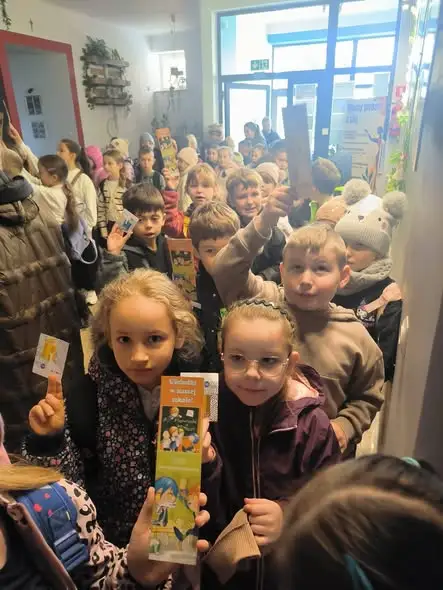 Noc Bibliotek w Bogorii: młodsi uczniowie odkrywali świat Ronji, córki zbójnika