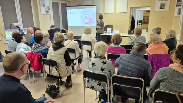 Oleśnica: seniorzy z UTW uczyli się samobadania piersi i jąder